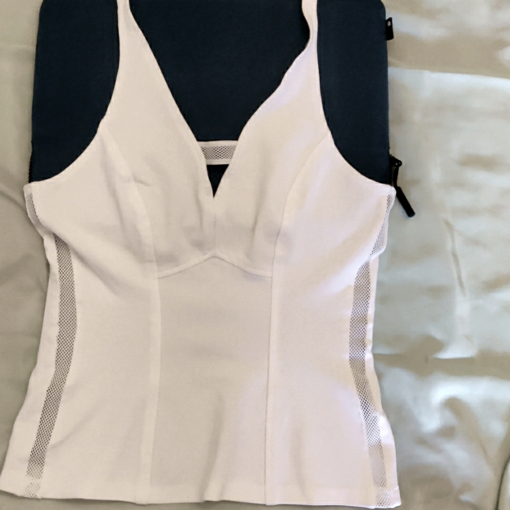 Yoana Baraschi shirt